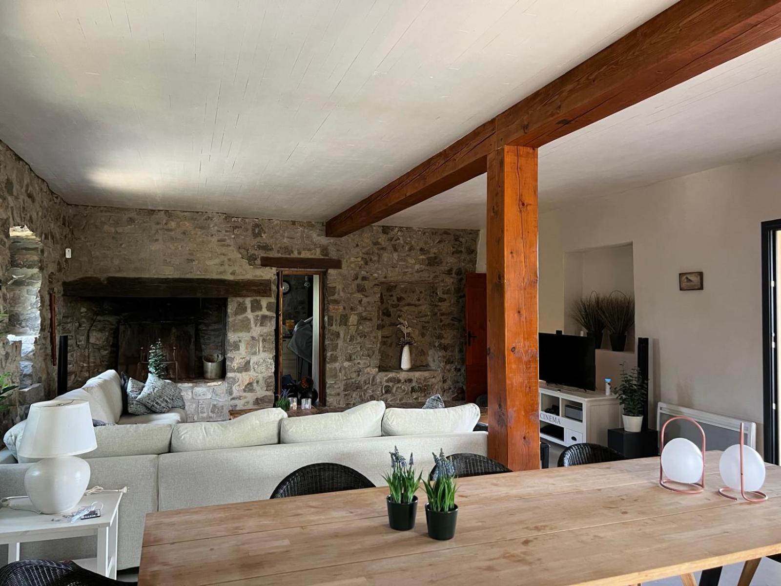 Luxurious Family House With Pool In Ardeche. Villa เลส์วองส์ ภายนอก รูปภาพ